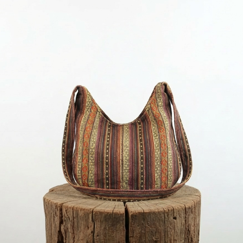 El espíritu bohemio de Maya | Bolso de hombro tejido