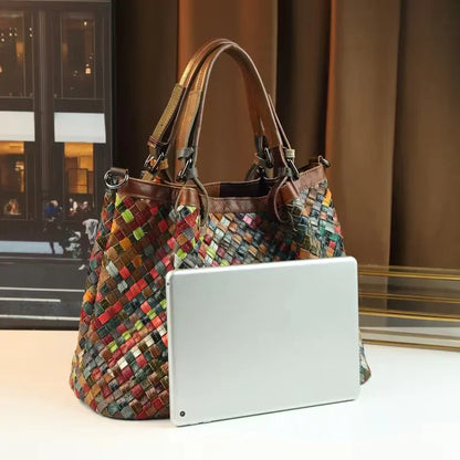 El encanto ecléctico de Marina | Bolso tote de piel con patchwork