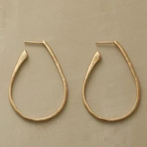 Pendientes de aro dorados vintage elegantes