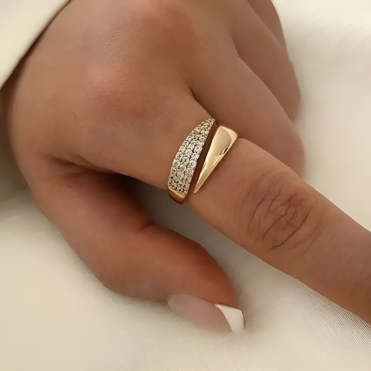 Julia™ - Anillo Elegante Haven