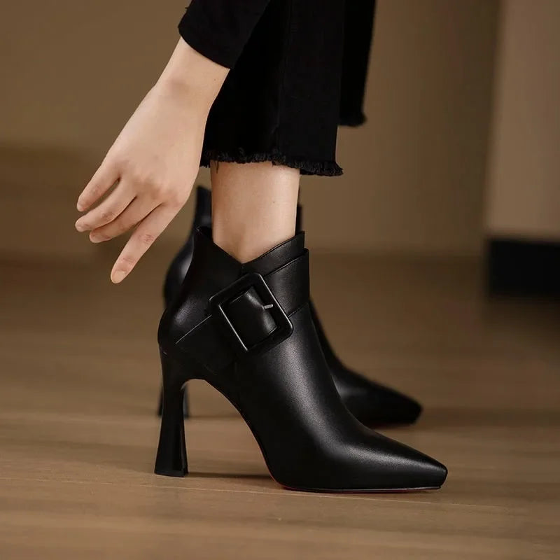 Aveline™ – Botines con Hebilla Elegante
