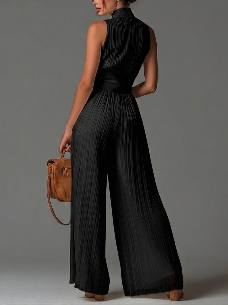 Valentina | Mono de pliegues negros con un encanto sofisticado