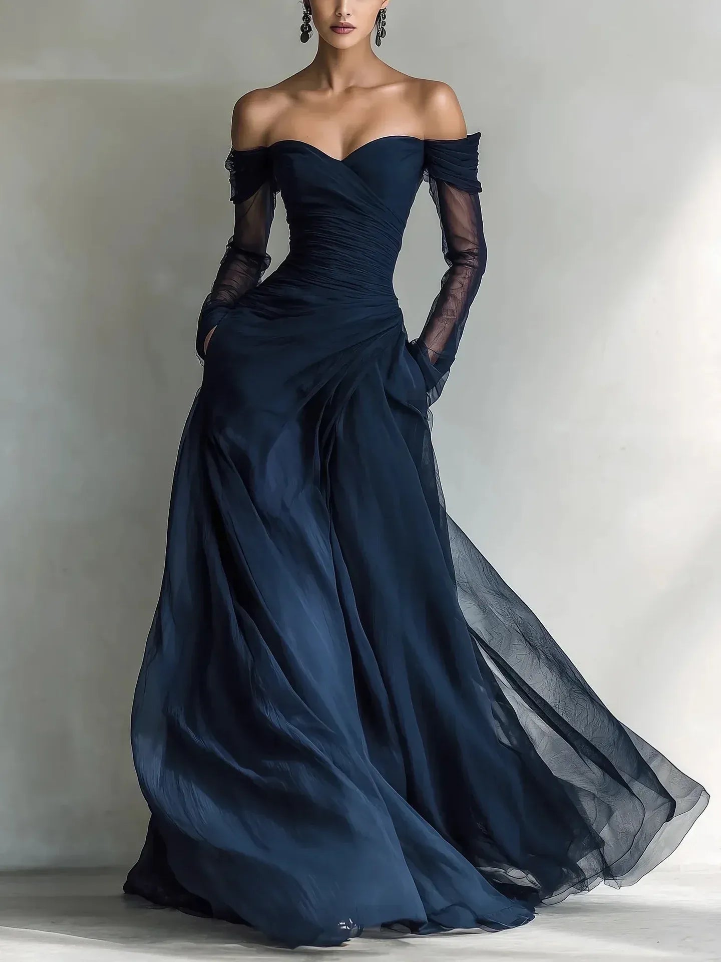 Teresa | Vestido largo con hombros descubiertos y detalles en malla